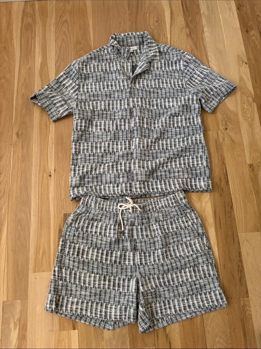 Banana Republic Jacquard Knit Resort Shirt and matching Pull-On Short set